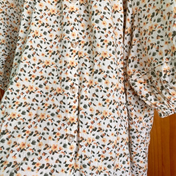 Women’s size large Wonderly orange and green floral button up blouse - Picture 5 of 7